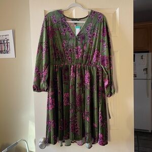 NWT Maggy London Farse Velvet Long Sleeve Green Pink Floral A Line Mini Dress